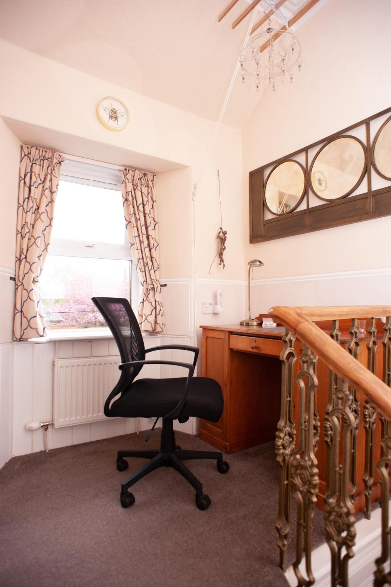 Bees Townhouse- Cupar Apartment Bagian luar foto